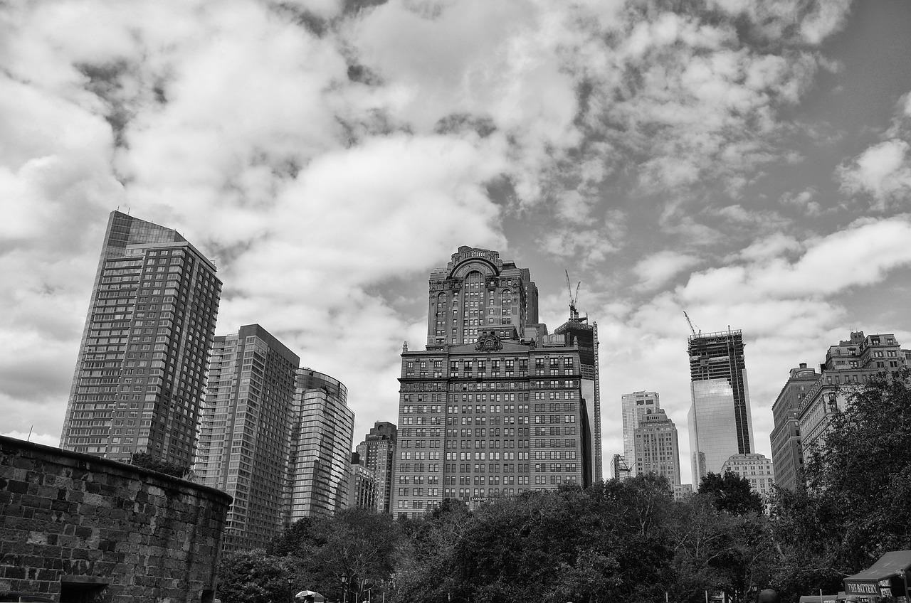 中國深度財(cái)經(jīng)最新一期，深度解讀中國經(jīng)濟(jì)脈絡(luò)